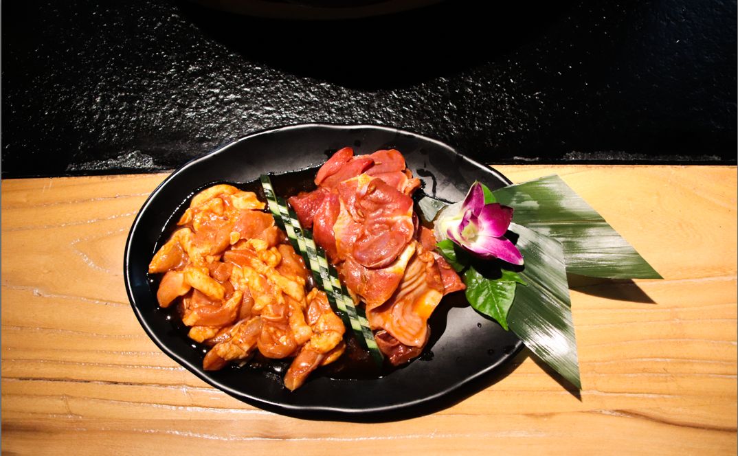 西双版纳告庄西双景星光夜市，为什么那么多人喜欢她？