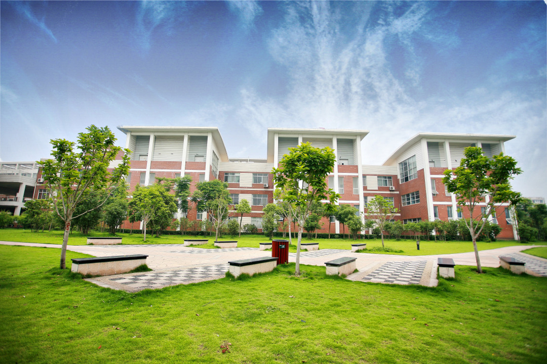 武汉外语外事职业学院手册,武汉外语外事职业学院官网是什么