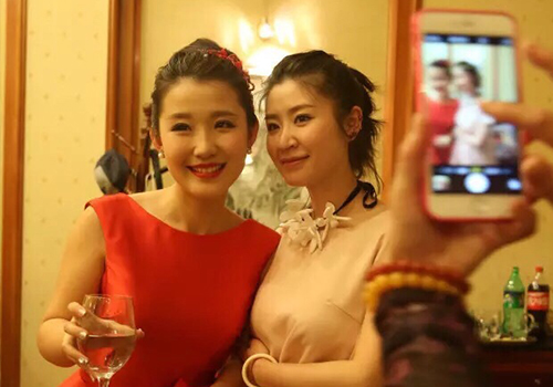 快乐星球的童星现在还在演艺圈吗,快乐星球中女童星长大后的照片