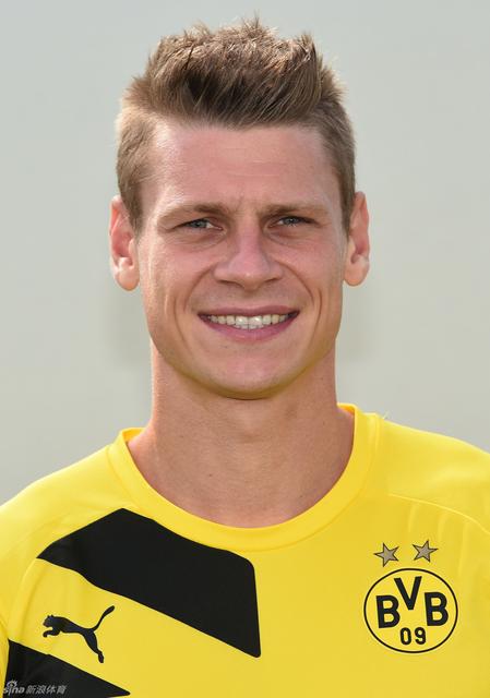 见证坚持与忠诚，两位德甲老将的足球人生