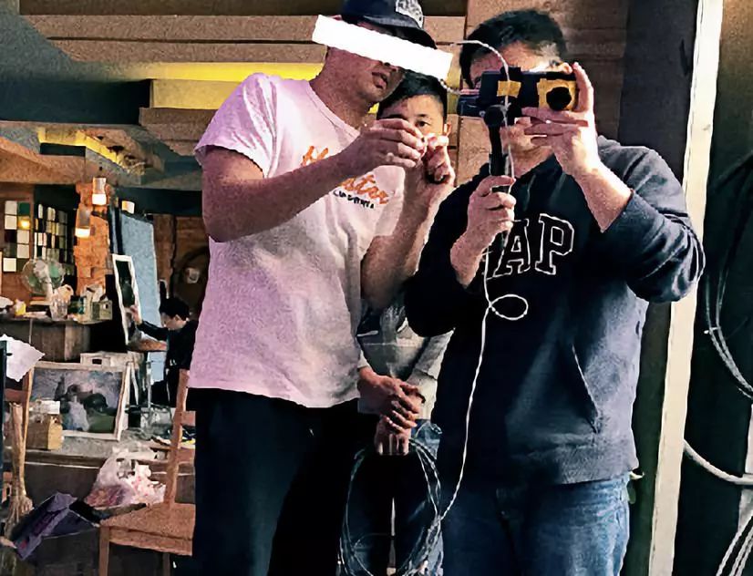 “我，4000万院线电影总导演，入围戛纳，如今在卖火锅底料！”