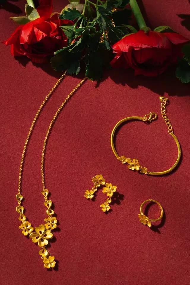 结婚后三金买什么最好,结婚三金你们都买的什么