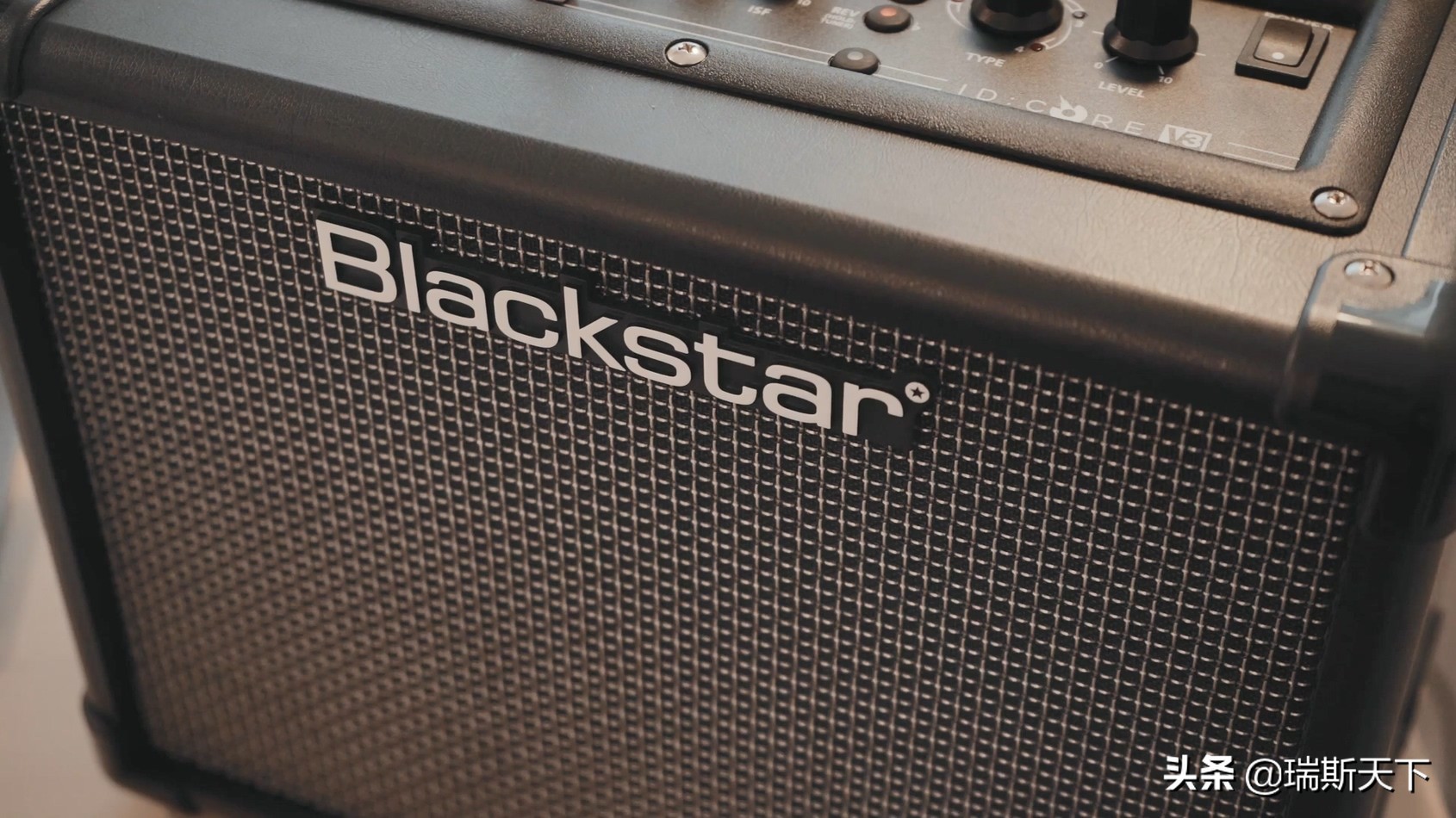 怕扰民静音吉他,吉他手喜欢用的音箱