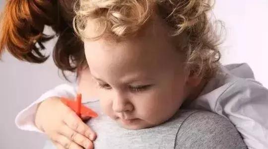 家长感冒了怎么防止宝宝感冒,家长应警惕孩子的病无法治愈