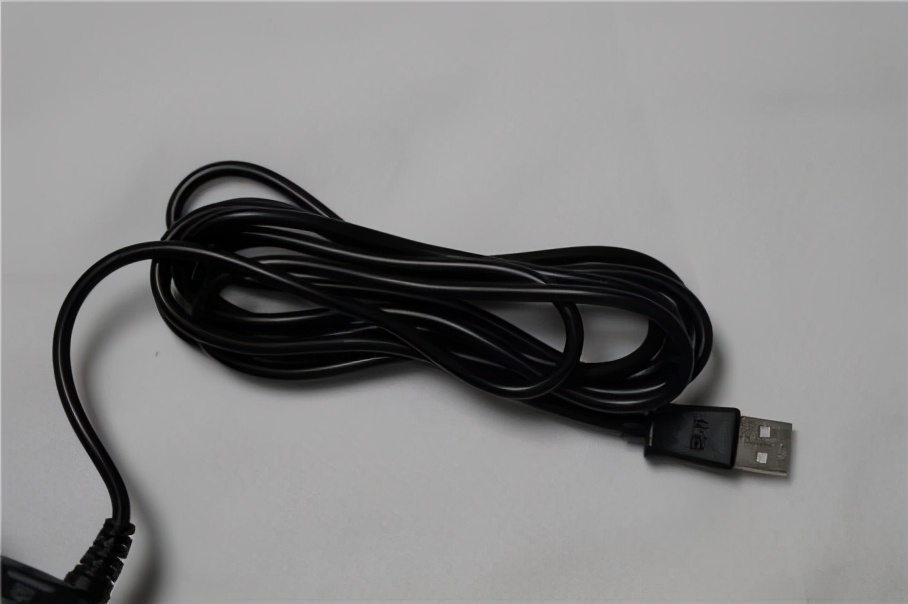 北通蝙蝠4游戏手柄可以连手机吗,北通蝙蝠4手柄无线还是有线