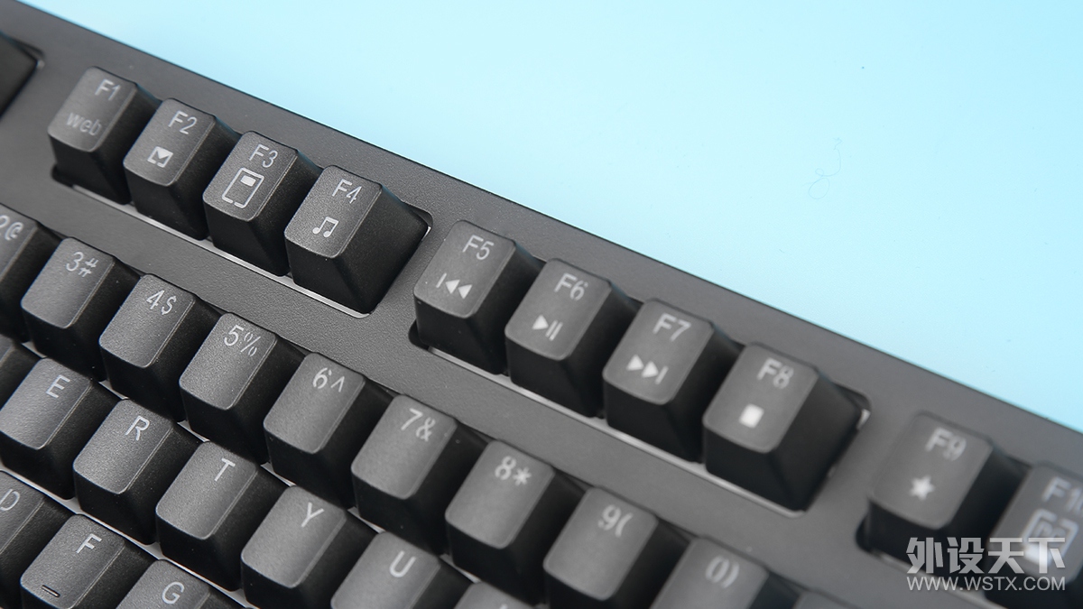 炫彩键盘和rgb键盘 (cherry键盘和静电容键盘哪个好)