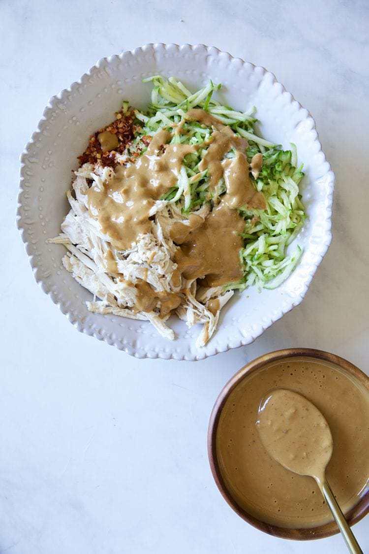 凉拌鸡丝的正确做法,怎么凉拌鸡丝好吃又嫩