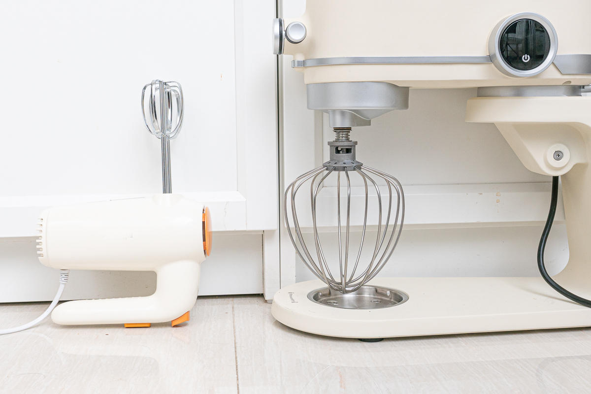 厨师机和烘焙机有什么区别,做烘焙要面包机好还是厨师机好