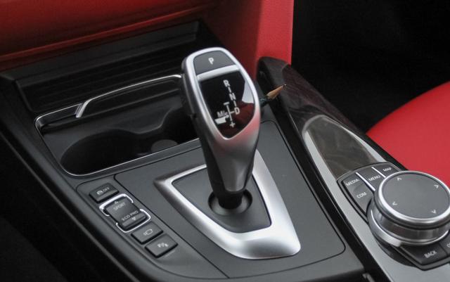 全新宝马4系coupe实车运动感,宝马4系敞篷1米8身高能开吗