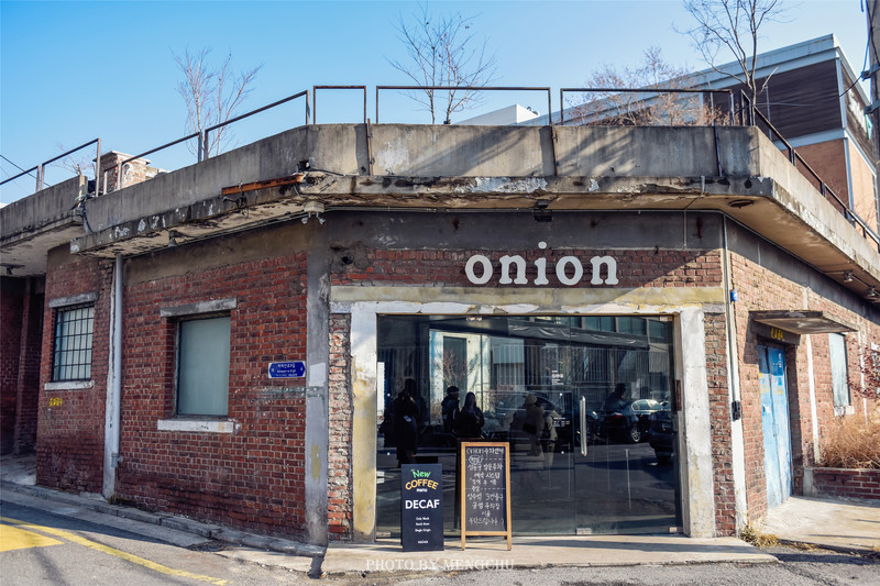 首尔圣水洞oliveyoung,韩国首尔广场打卡景点