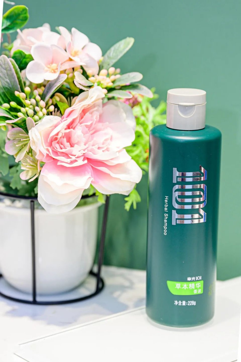 叹头部SPA！拒做人间“油”物，解锁防秃养发小妙招