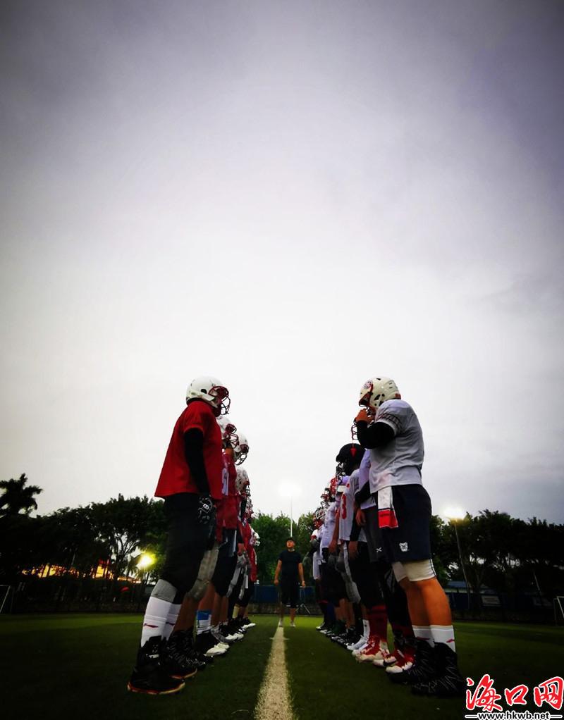 中国第一美式橄榄球队,海南第一支篮球队