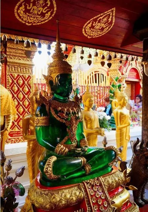 泰国镇国至宝，价值20亿的翡翠佛很可能不是翡翠！