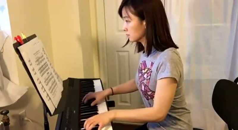 怎么弹出好听的曲子电子琴,怎样用电子琴弹出好听的曲子