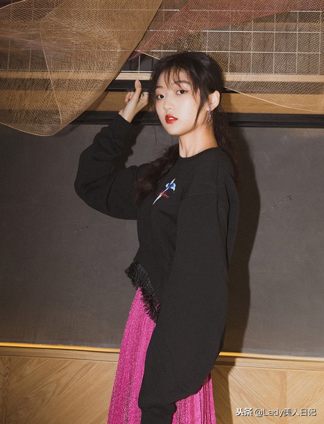 《淑女飘飘拳》里的孙千美爆了!颜高腿长很耐看,满屏都是少女感