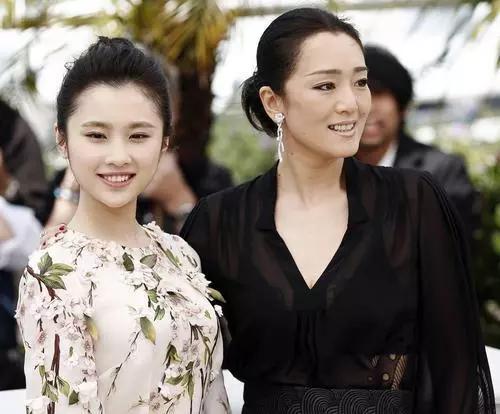 周冬雨再次提名金像奖打了谁的脸,周冬雨再获金像奖提名素颜也超美