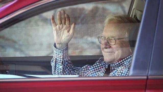 巴菲特怎么节俭,巴菲特节俭故事