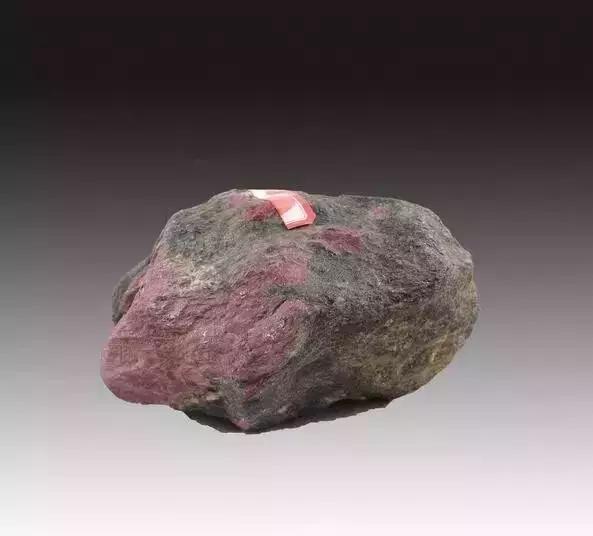 捡到这样的石头千万别扔桌子,遇到这样的石头赶紧捡