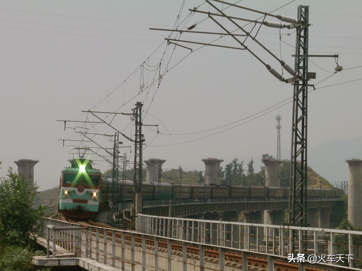 从重庆到宁波的一趟快速旅客列车