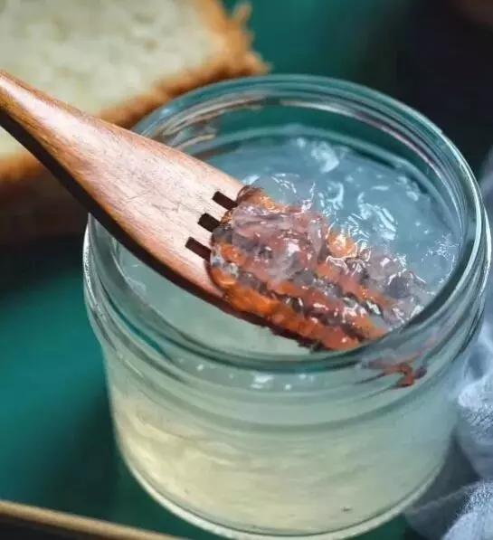 为什么燕窝炖好化水了,为什么炖燕窝加冰糖