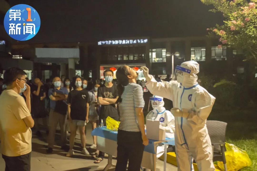 恢复测温、暂停培训、急寻密接、临时关闭……陕西多地防控升级