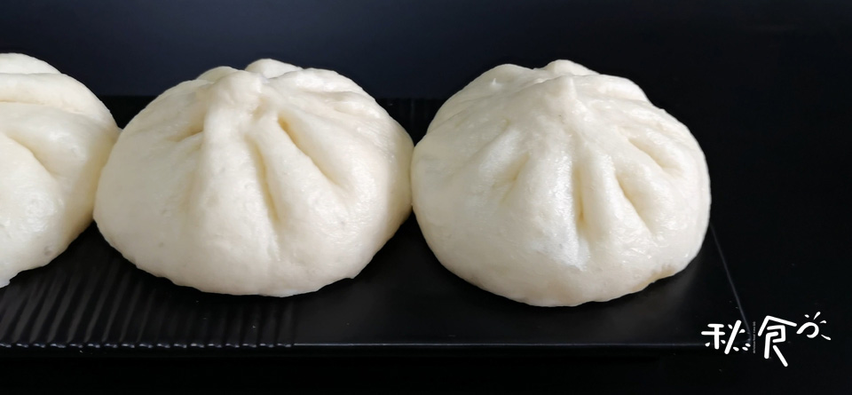 手把手教你做鲜肉包，发面、调馅用料是关键，汁鲜味美、暄软可口