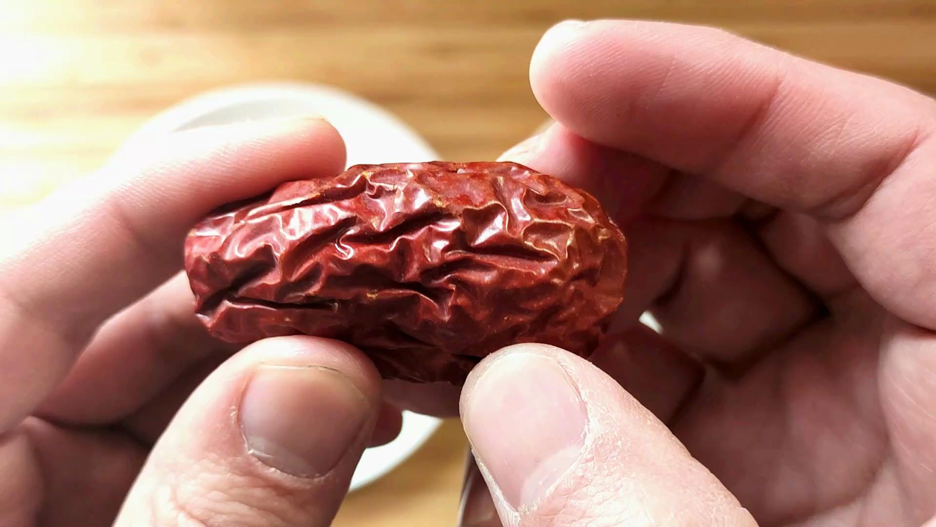 硫磺熏过的红枣要怎么处理才能吃,被硫磺熏过红枣应怎样处理才能吃