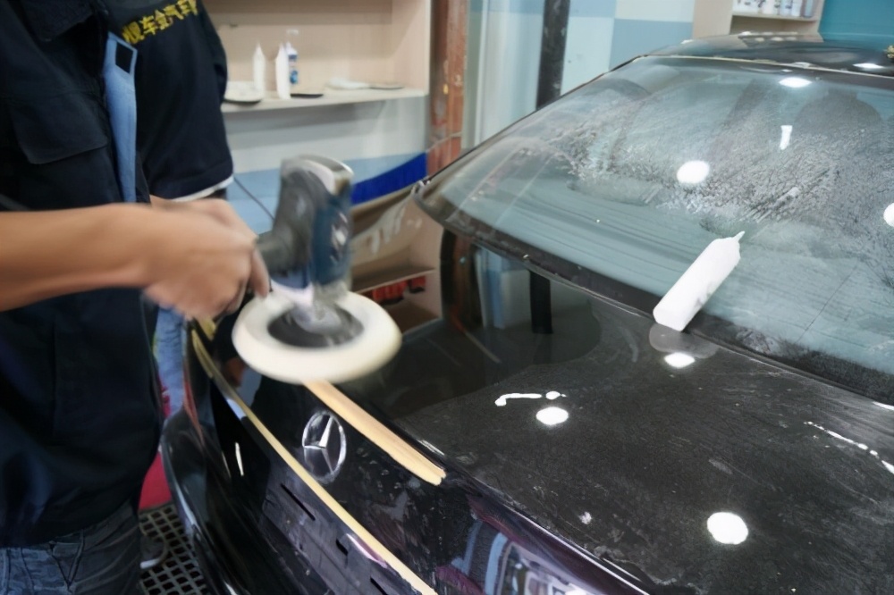 车身油渍怎么清洗,车身树胶清理小妙招