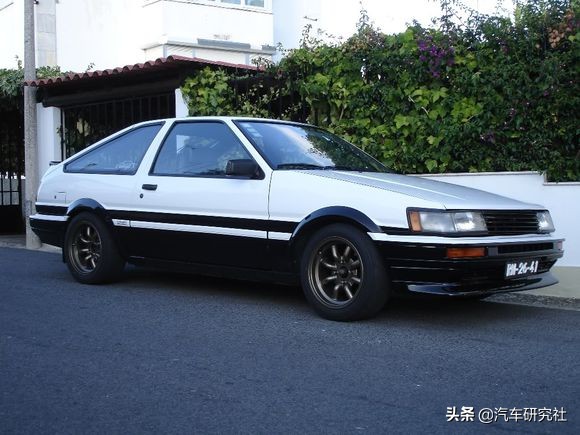 ae86的卡罗拉为什么是后驱,头文字d原车重现这才是真正的ae86