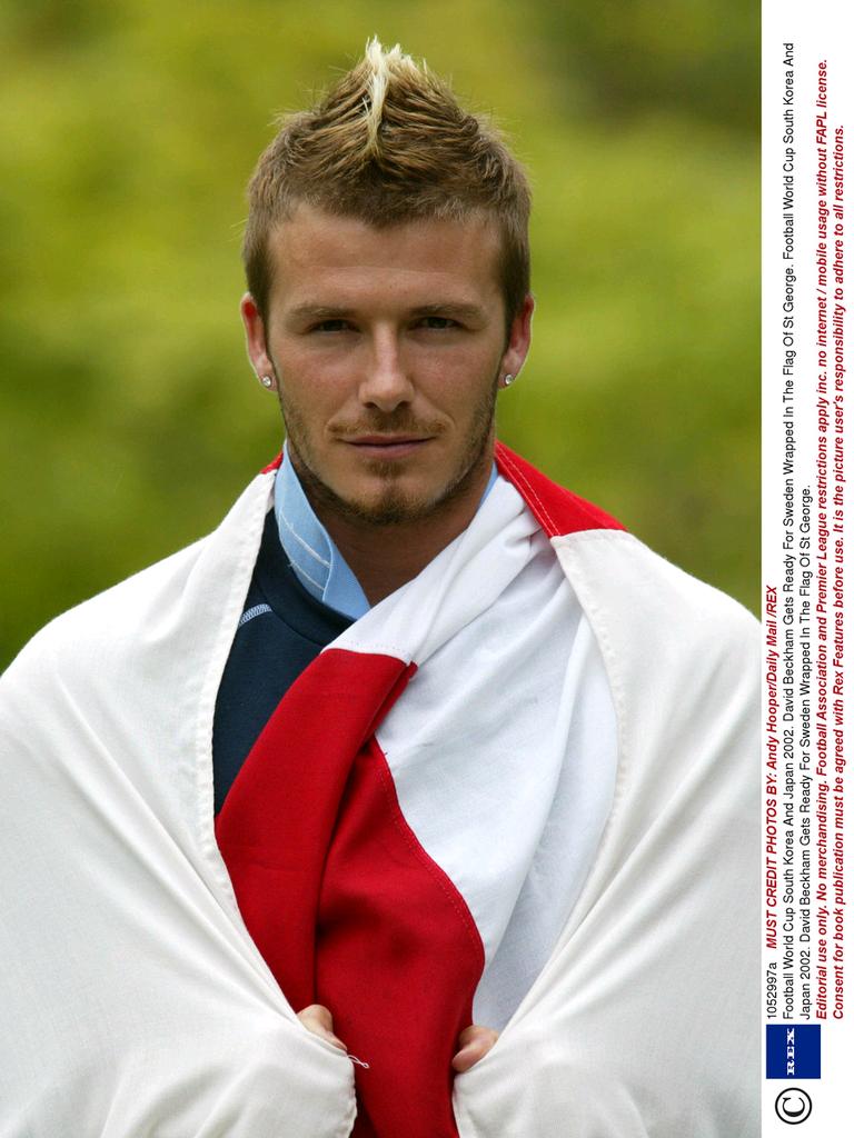 足球运动员西装帅气照片,帅气英俊的足球运动员