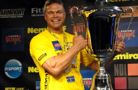 世界腕力大赛冠军老约翰,腕力之神约翰手腕多粗