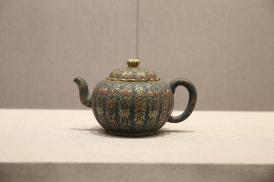 农民捐赠明代纯金文物获200元奖励,农民捐19件古董给故宫