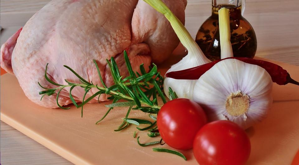 生吃肉类有什么危害,肉类生吃更有营养吗