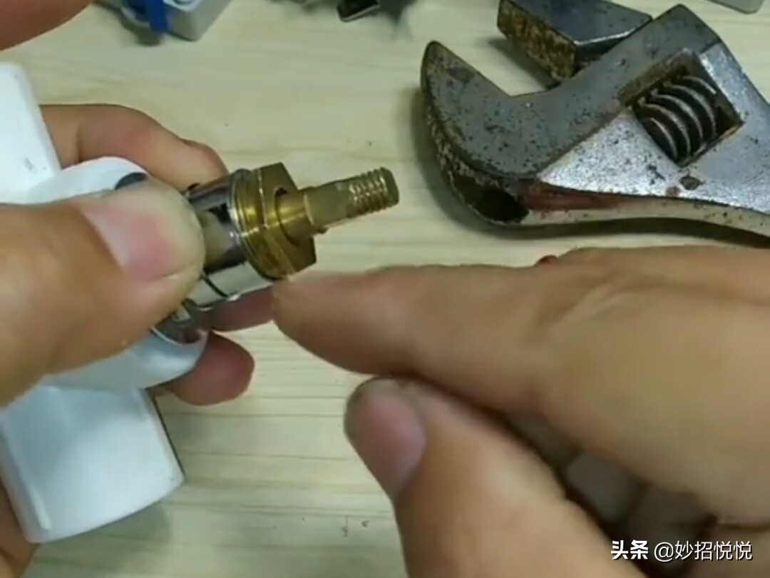 教你修混水阀,请师傅更换一个混水阀多少钱