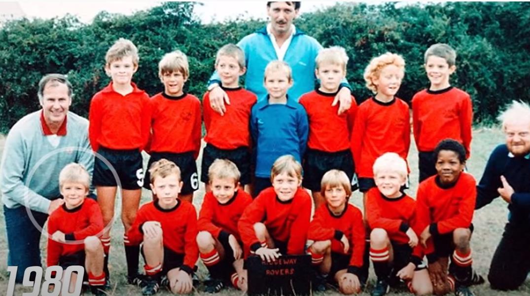 贝克汉姆从踢球到退役用了多少年,贝克汉姆出生经历