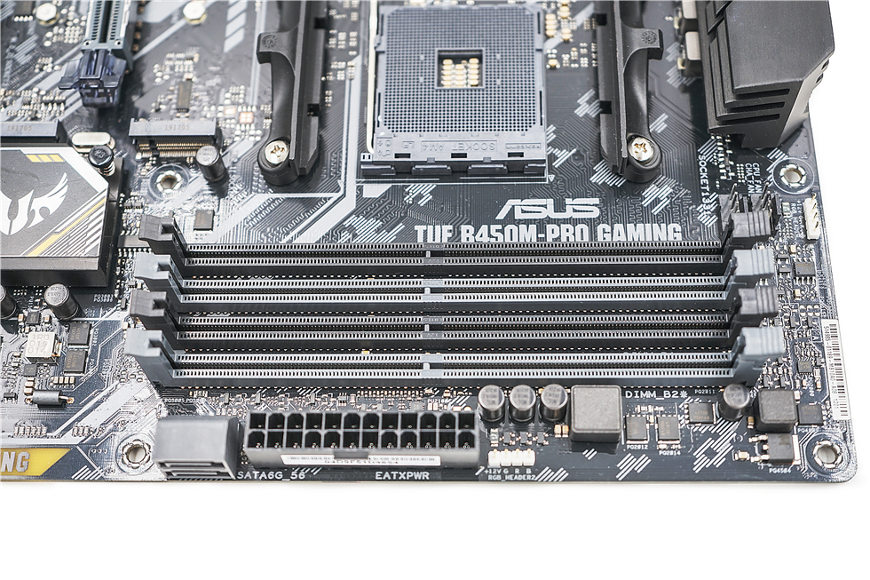 科技以灯为本，3600X+B450+BMR-24水冷+大水牛铁血战士机箱装机秀