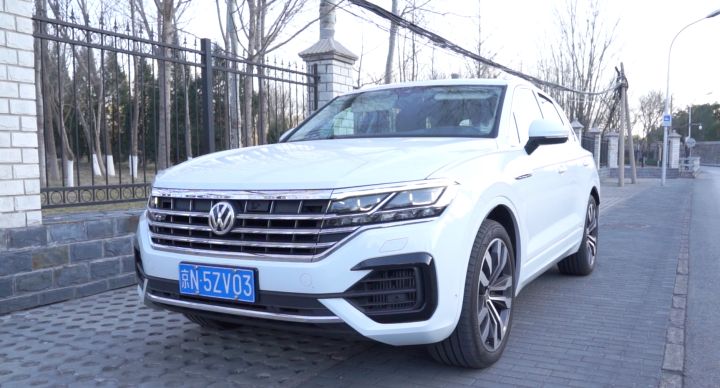 性价比超高的大众途锐低调提车记,低调的豪华suv18款大众途锐