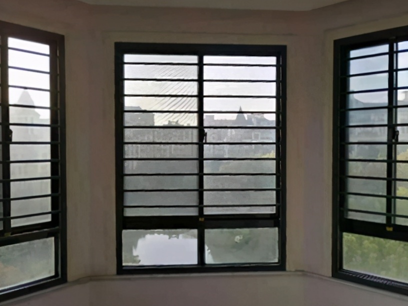 断桥铝门窗玻璃起雾怎么回事,为什么断桥铝窗户冬天易淌水