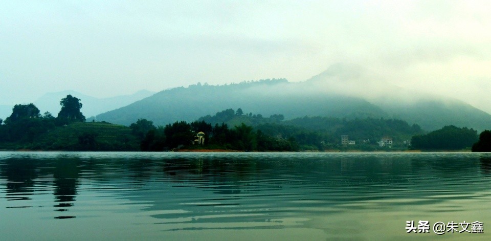 有一种生活叫长寿岛上梦巴马，来一场裸浴景中境如仙