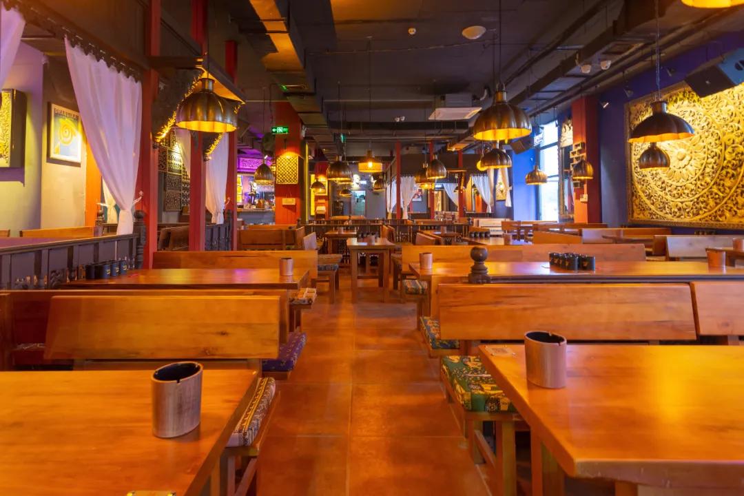 本届新晋跨界时尚玩家，竟然是家小酒馆？