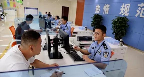 行驶证和驾驶证放车里有什么后果,驾驶证和行驶证为什么不能放车里