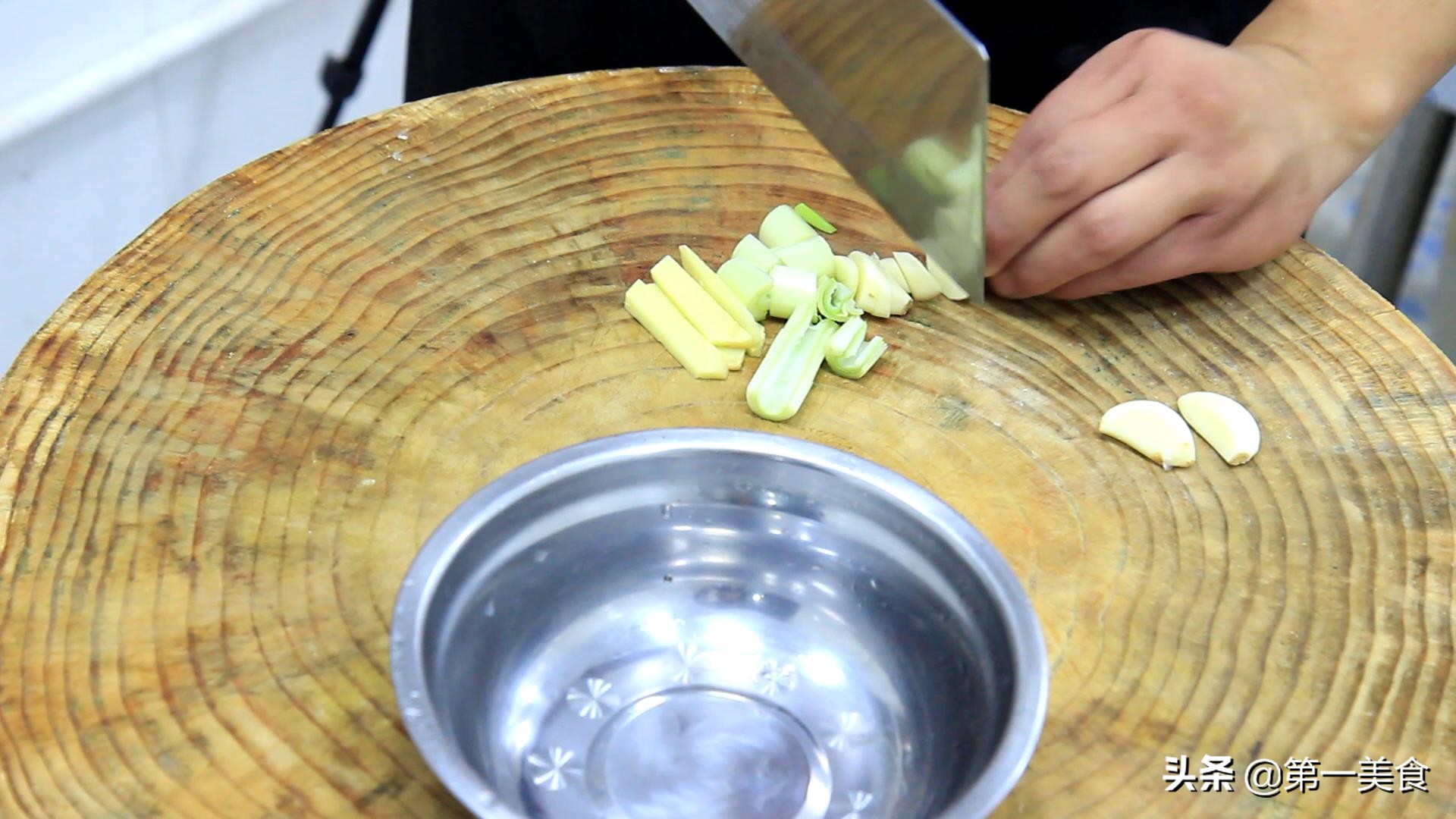 糖醋鱼块红烧鱼块的家常做法简单,湖南香辣鱼块的正宗红烧鱼块做法