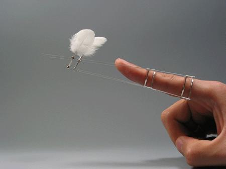 让翅膀在指尖上舞动：用铁丝制作在指尖扇动的小机械