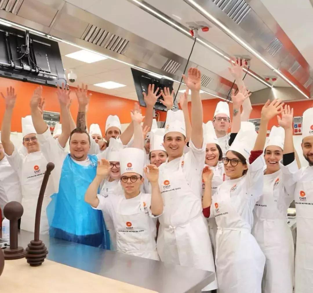 意大利是著名的时尚设计之国,意大利是真正的美食之都