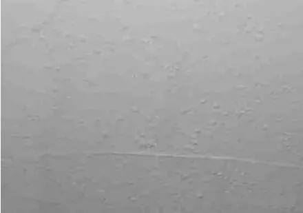 墙面泛碱脱落和受潮区别,墙面泛黄起碱什么原因