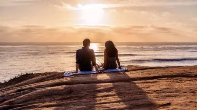 婚外情男人有点动心又怕情人纠缠,男生恋爱中梦到自己出轨