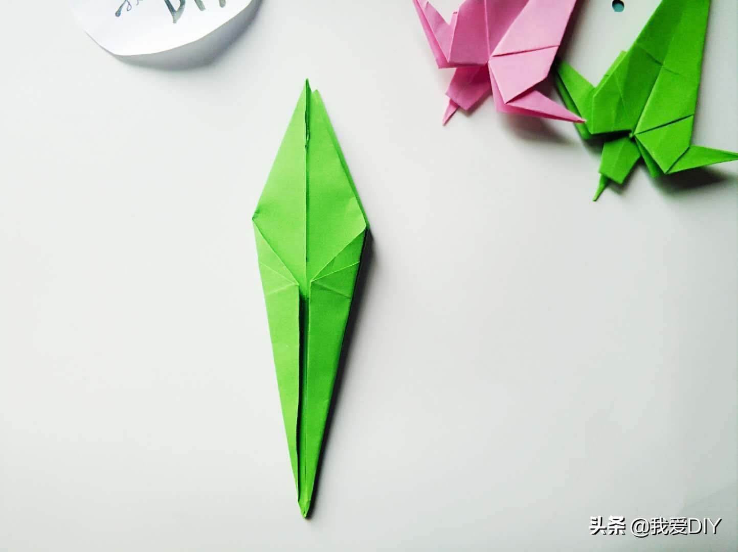 小燕子教大家折礼物盒,小燕子折法慢放视频