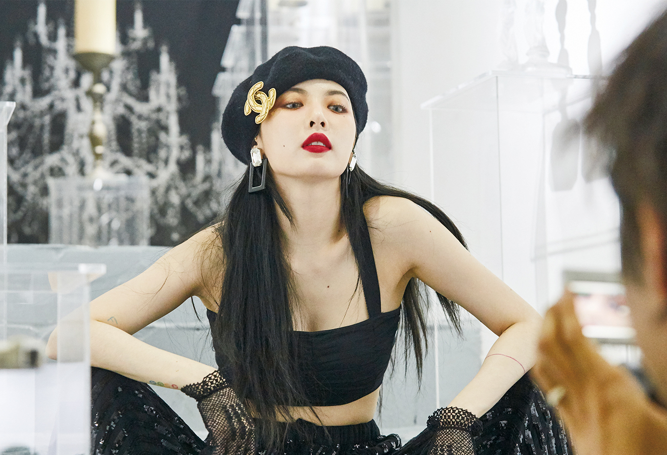 金泫雅演绎2020复古牛仔造型时尚,金泫雅babe碎花裙