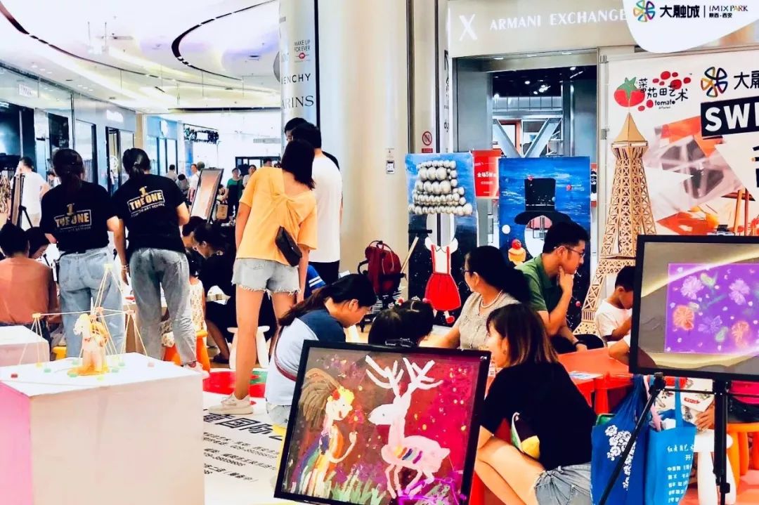 西安赛格品牌大升级!瑞幸和COACH做邻居,西安商业8月迷幻现实