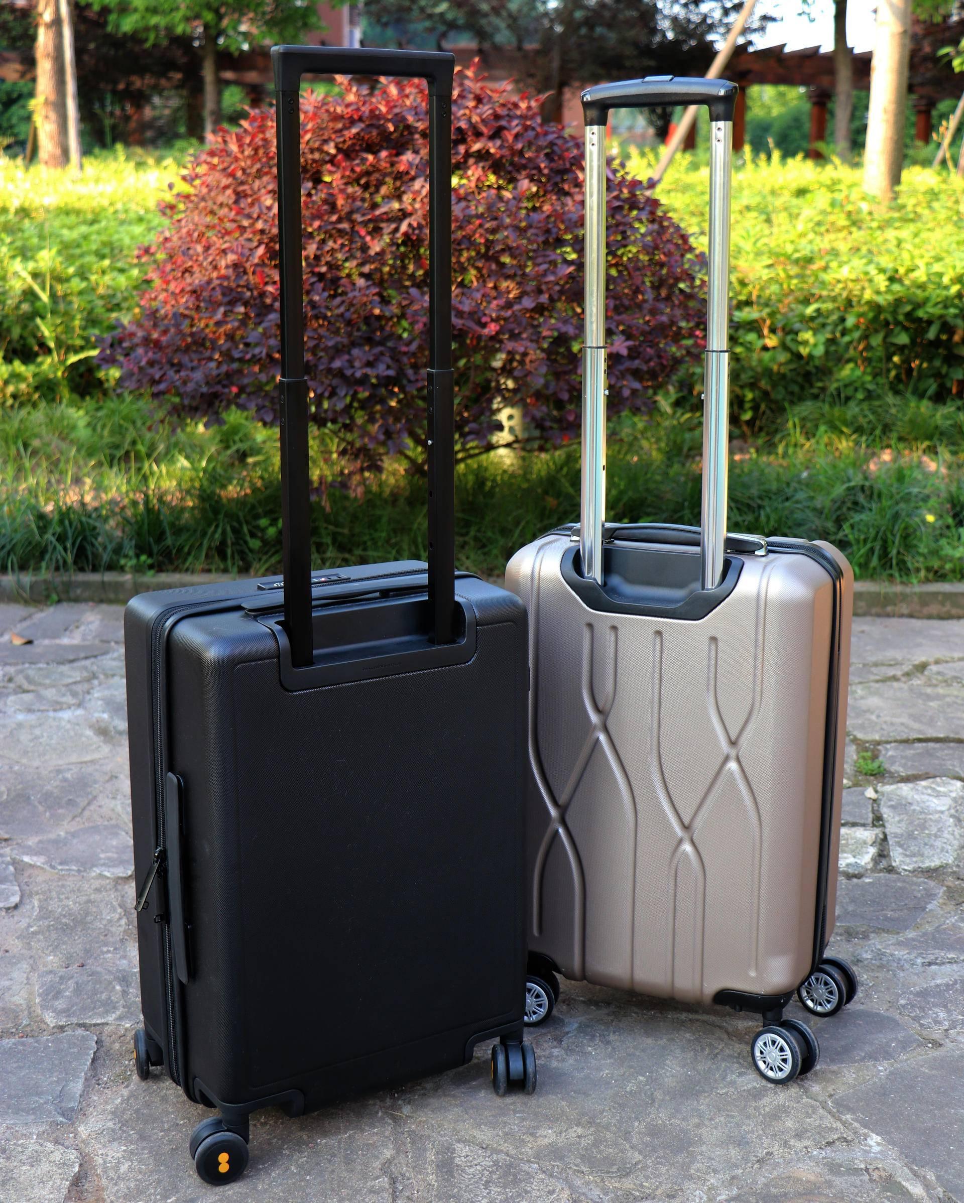 地平线8号对比外交官拉杆箱，滚轮之处见高低，颜值与实力之选！